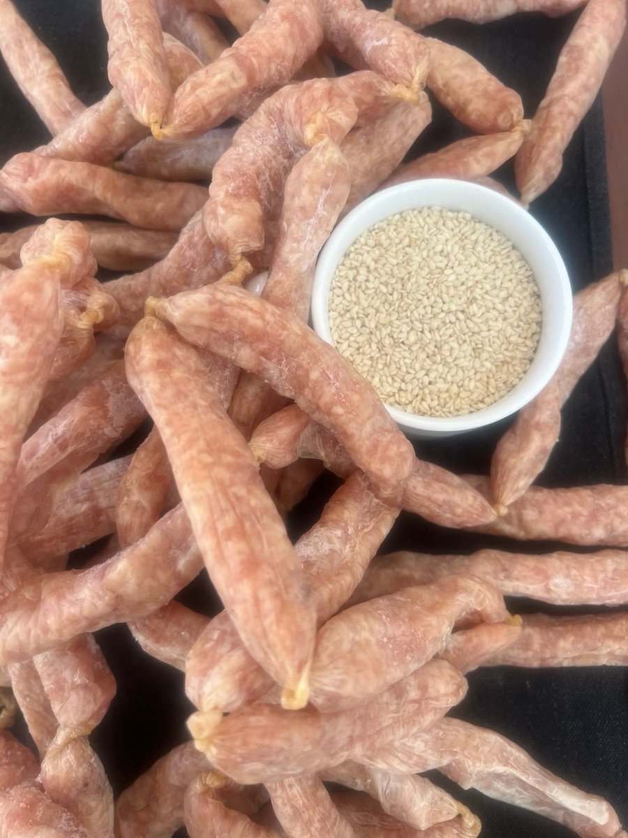 Колбаски куриные с кунжутом
